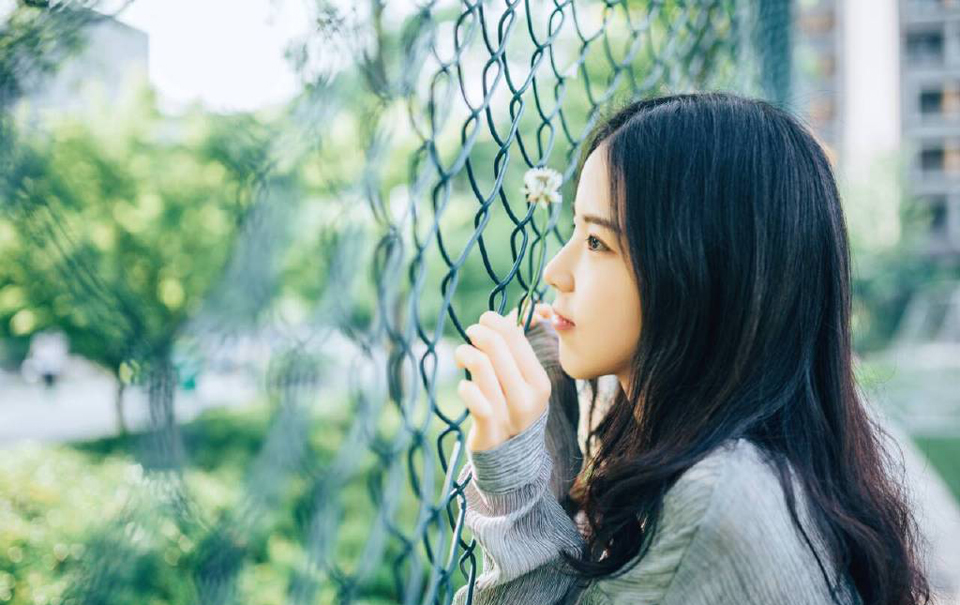 三个人的友情，必定有一个人受伤。